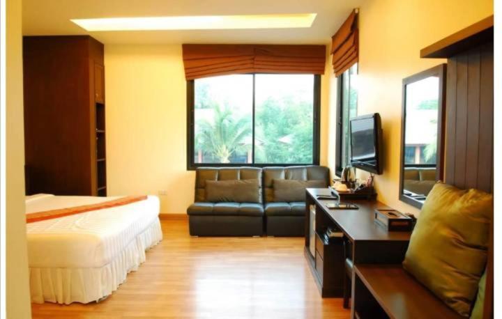 Monsane River Kwai Resort Kanchanaburi City Exteriör bild